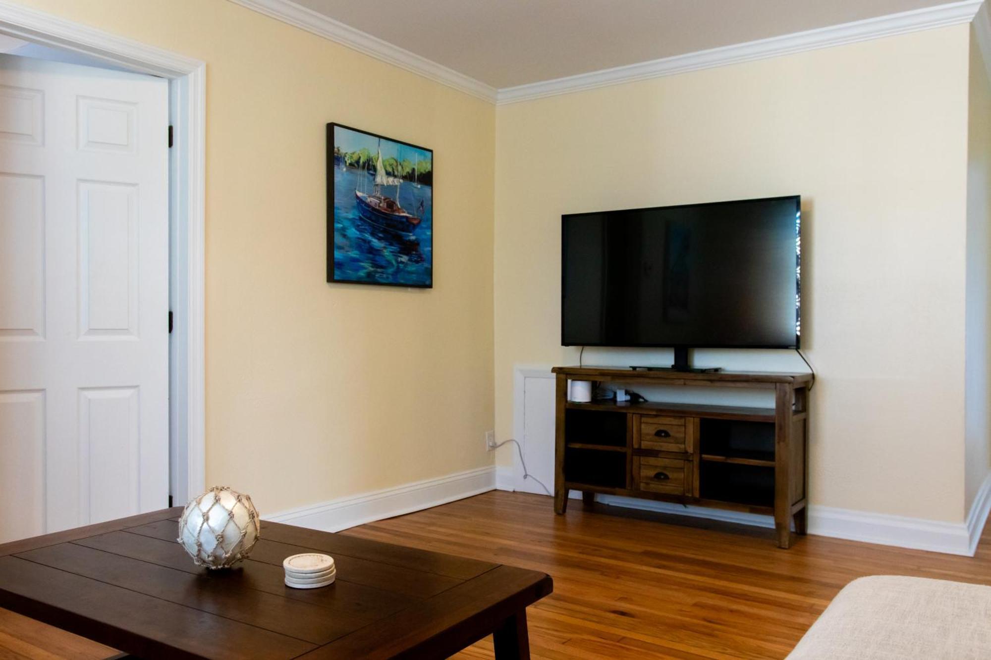 Walk To The Beach! Two Bedroom Unit In The Heart Of Jax Beach Jacksonville Beach Exterior photo